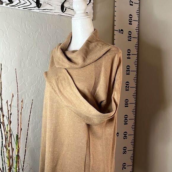 BANANA republic extra small brown turtleneck sweater. Runs large. Ribbed details - Picture 2 of 9